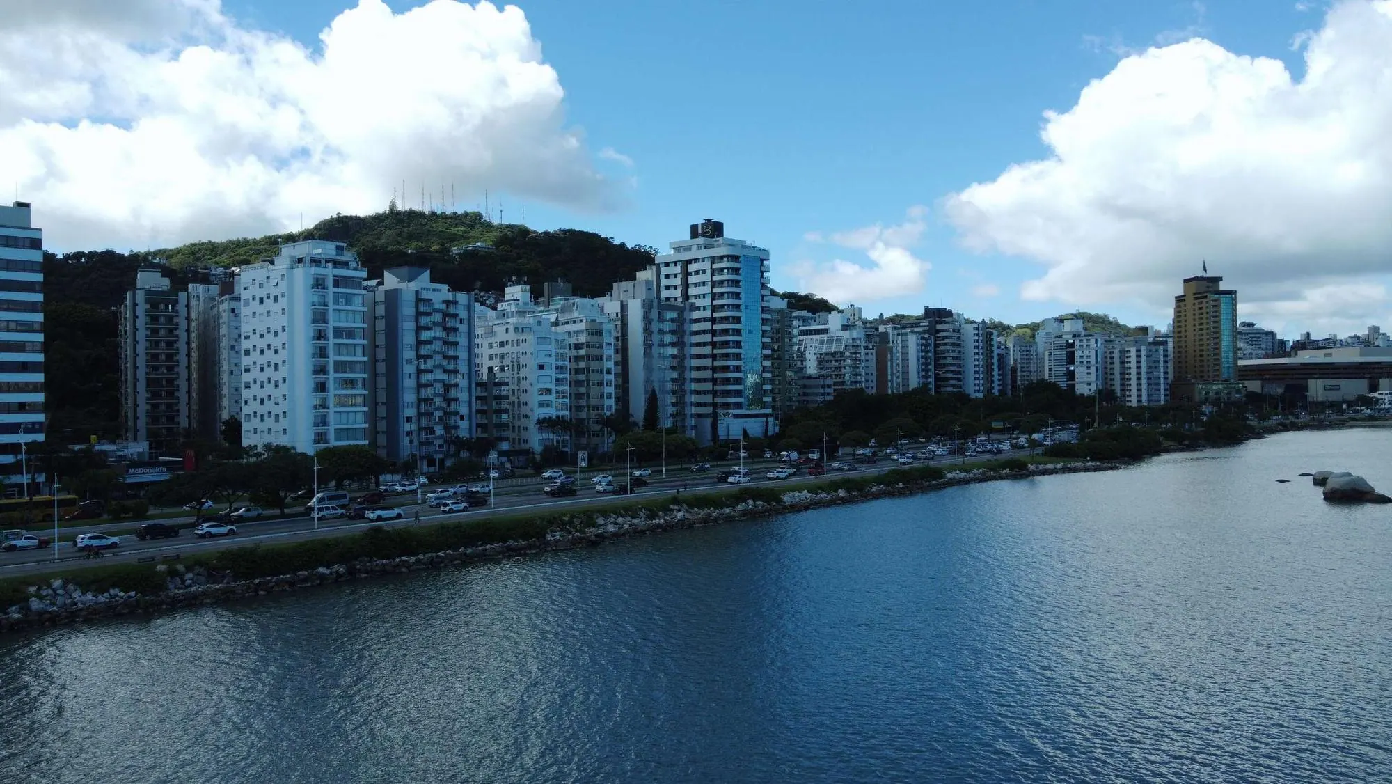 Domus 544, beira-mar norte